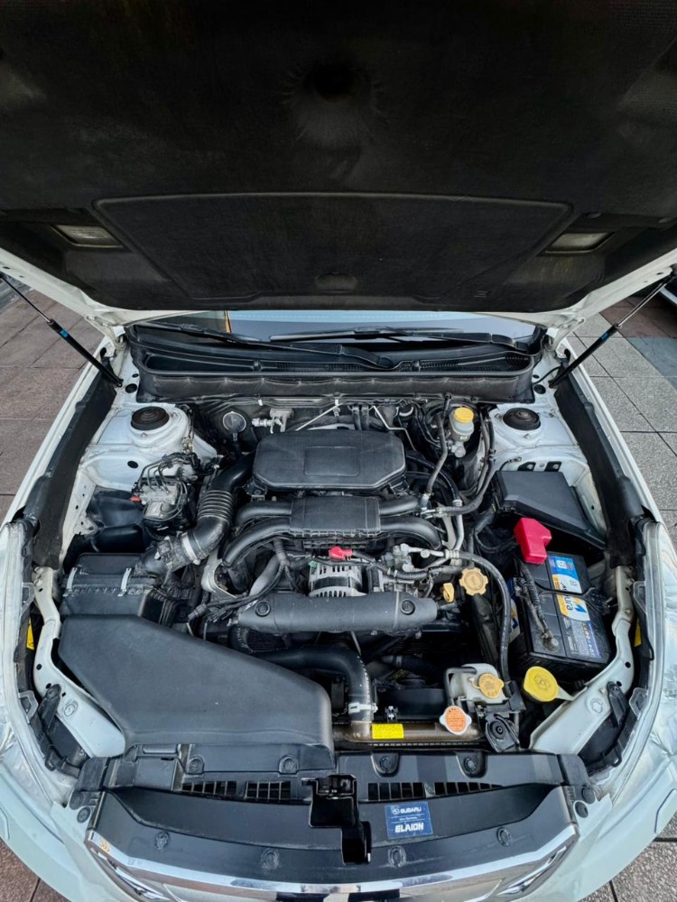 Subaru Legacy Premium — foto 7